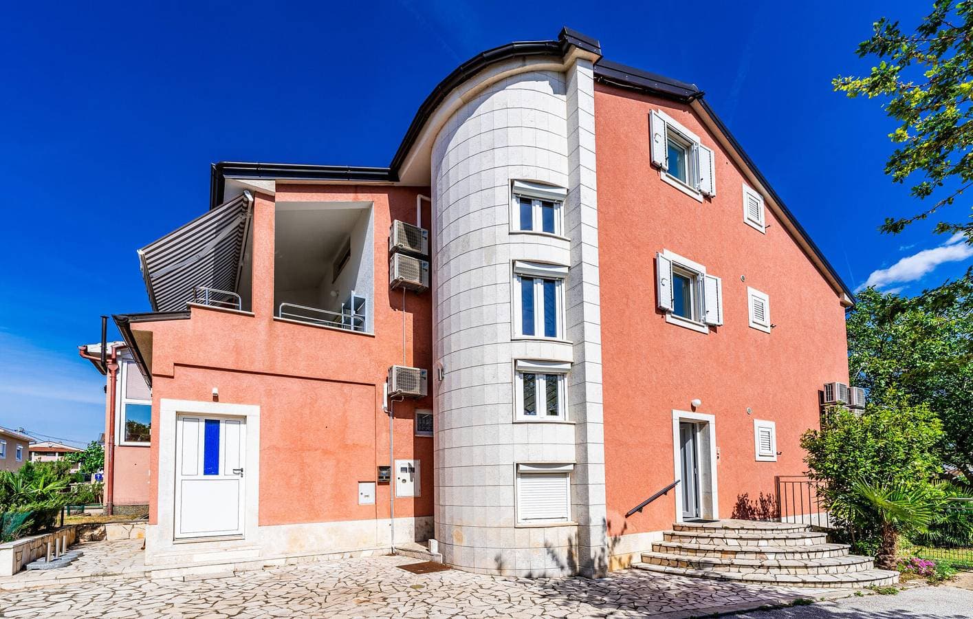 Foto 3 von 18: Gemütliche Ferienwohnung in der Nähe des Yachthafens und der Küste mit WLAN und Parkplatz