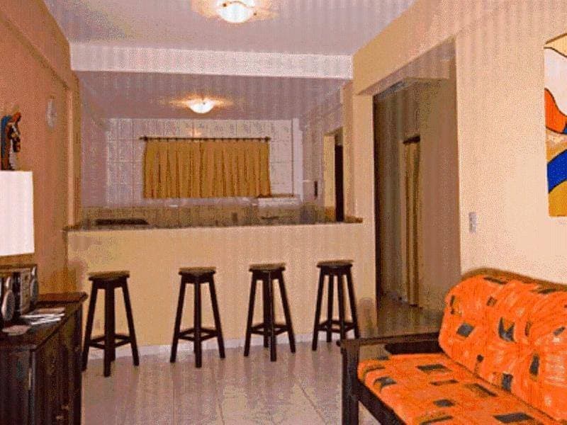 Foto 4 von 15: Luxury One-Bedroom Apartment