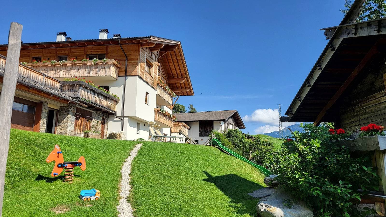 Foto 5 von 37: Apartment „Bergsteiger – Patleidhof“ mit Bergblick und privater Sauna am Balkon