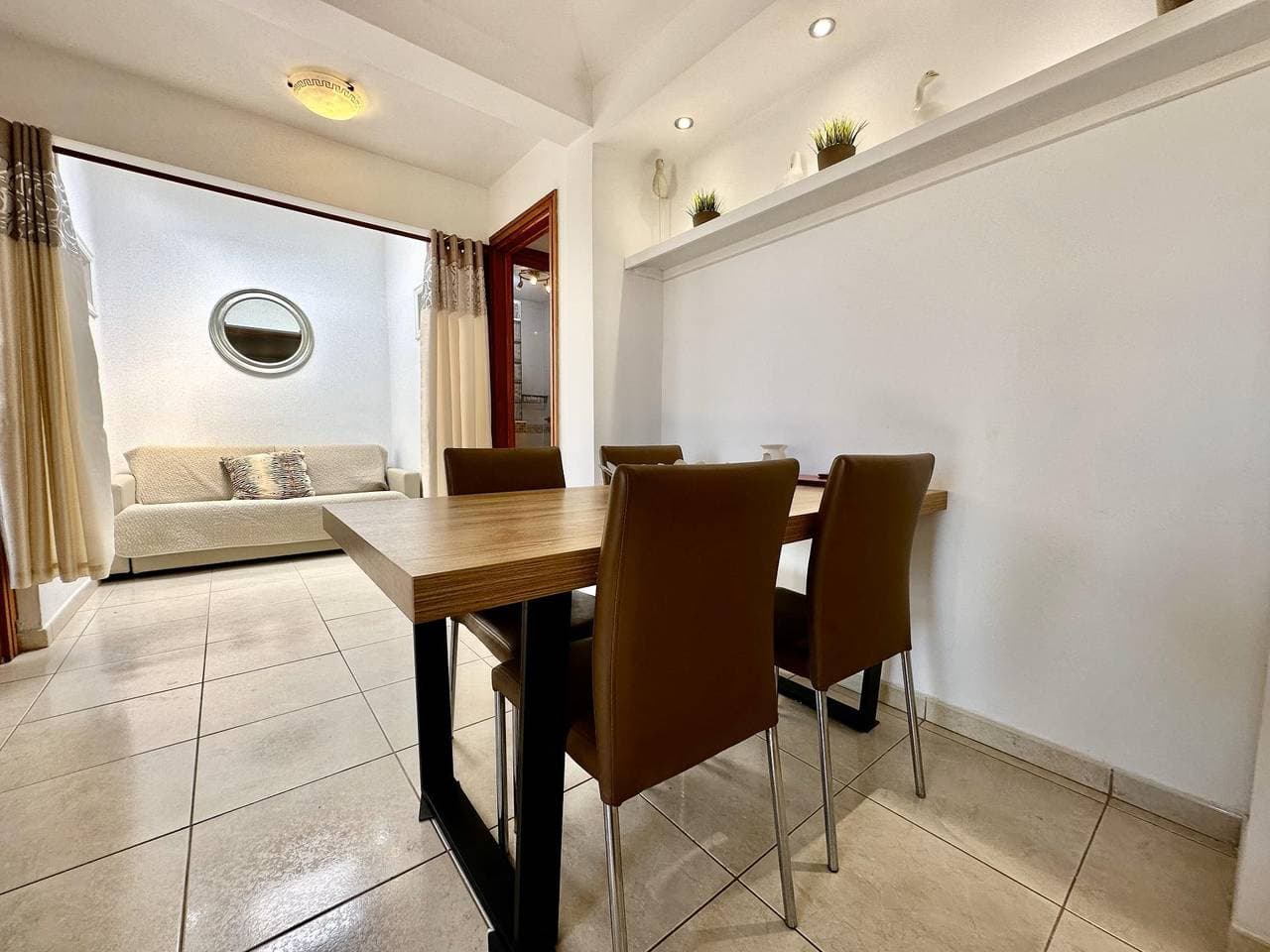 Foto 8 von 43: Villa für 5 Personen mit Terrasse