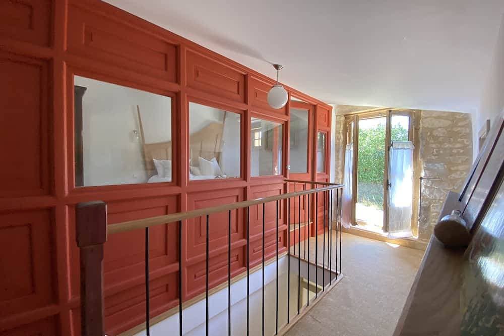 Foto 2 von 30: Stylish house with fabulous view of the medieval hilltop village Cordes sur Ciel