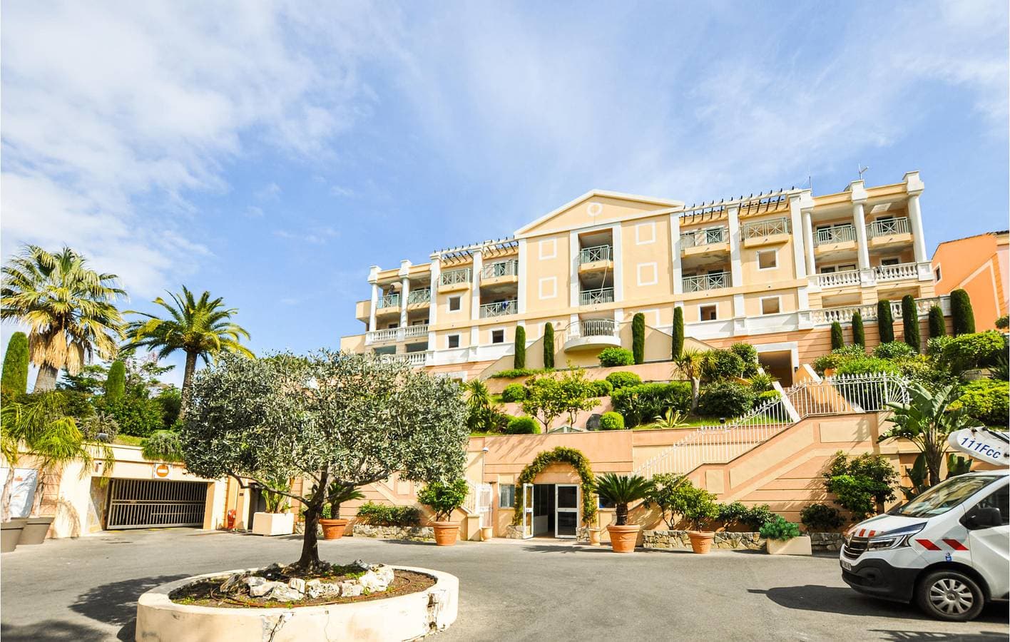 Appartement mit Meerblick, Pool und Parkplatz, 800m zum Strand 1