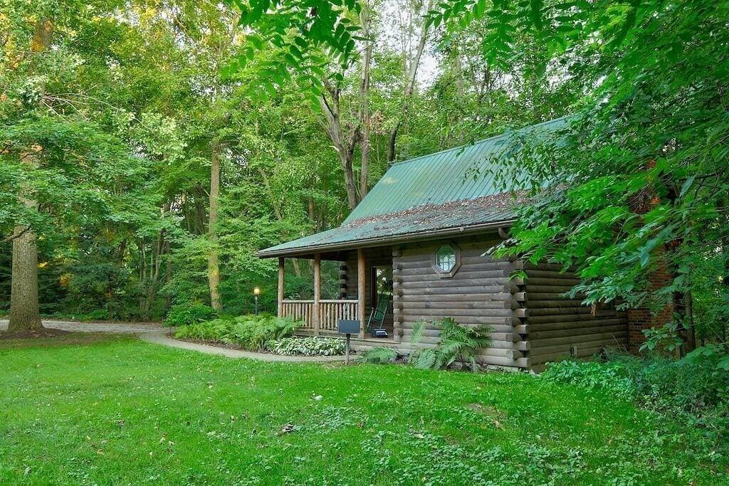 Foto 11 von 32: # 1 Cabin Resort - Whirlpool, Kamin, voll ausgestattete Küche, Whirlpool, Feuerstelle im Freien