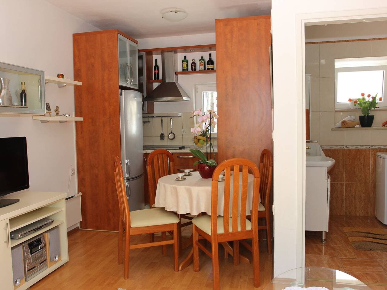 Foto 4 von 29: Holiday House Granny Mary - Two Bedroom Holiday Home (St)
