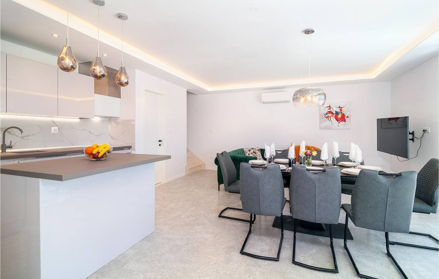 Foto 7 von 28: Geräumige 150 m² große Wohnung mit Pool und Terrasse, 1 km vom Strand entfernt