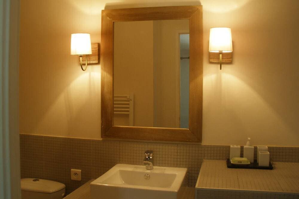 Foto 3 von 30: Einzelhaus mit Charme Gordes, Private pool, sehr ruhig, Sicht Luberon