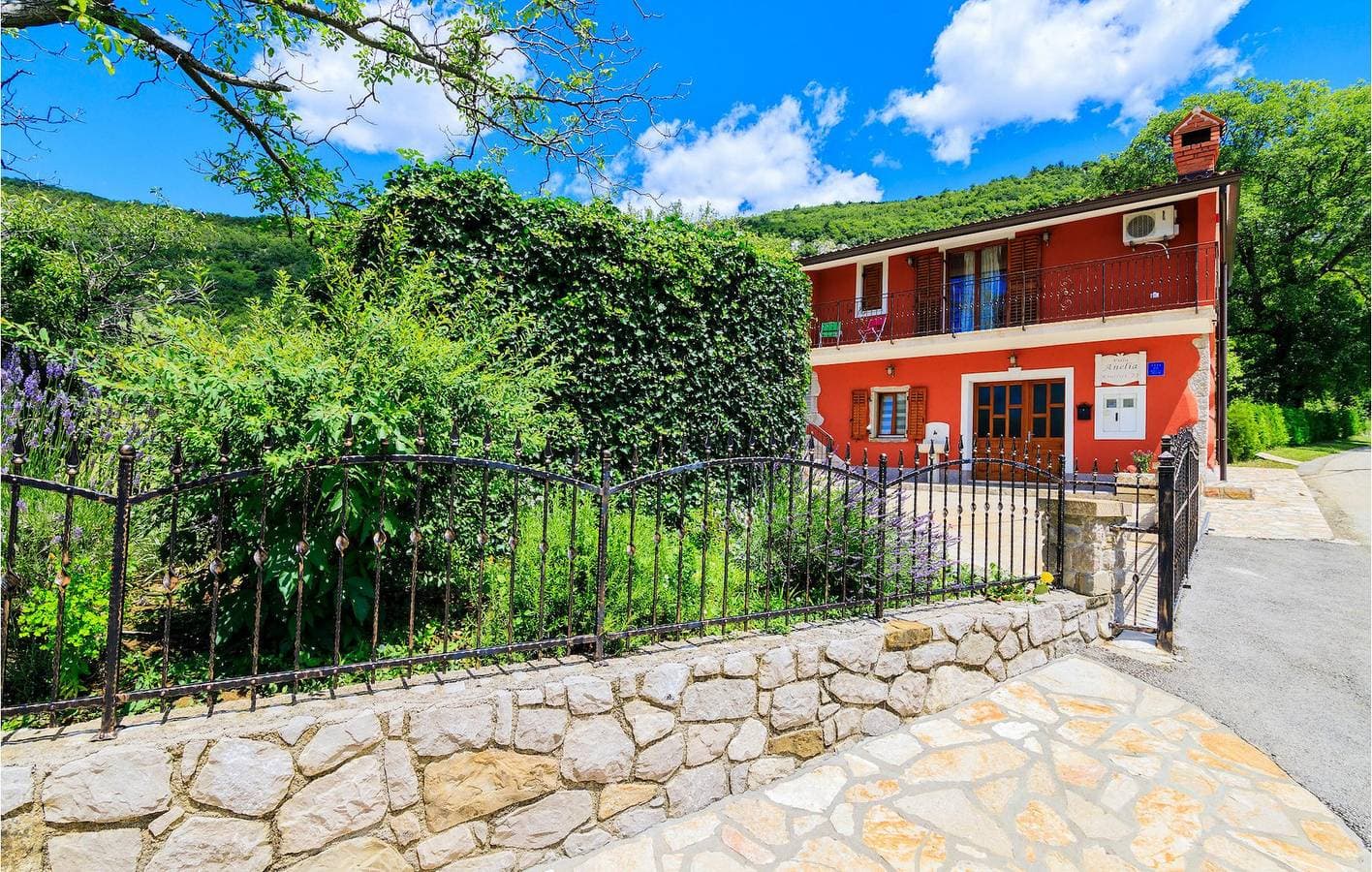 Foto 5 von 42: Modernes Apartment mit 2 Schlafzimmern und Pool in der Nähe des Stadtzentrums von Roč