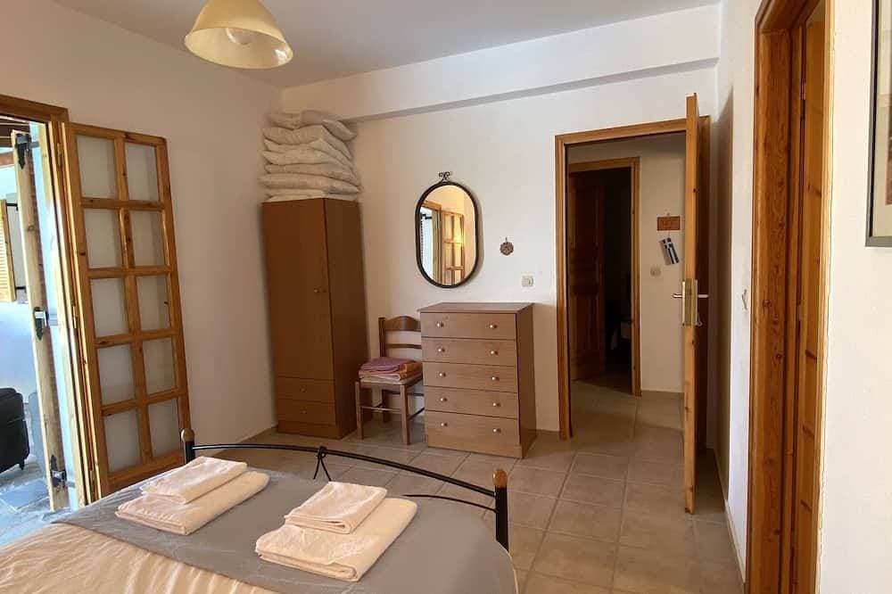 Foto 4 von 30: Quiet 2 bedroom air-conditioned villa with private pool, patio and roof terrace