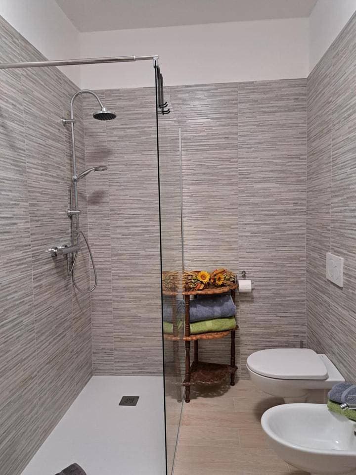 Foto 13 von 20: Double Room with Private Bathroom