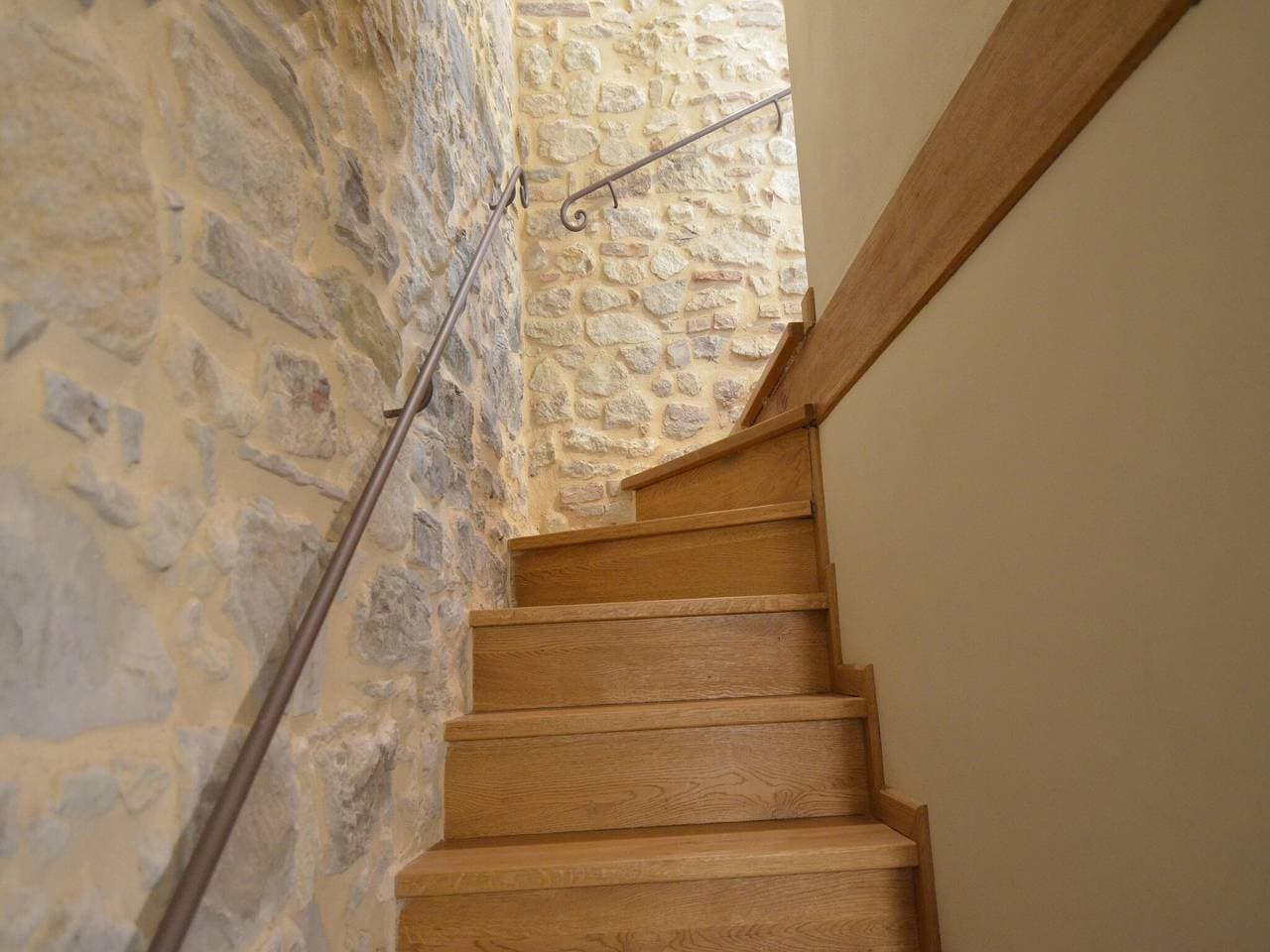 Foto 10 von 71: Romantische mittelalterliche Flucht
