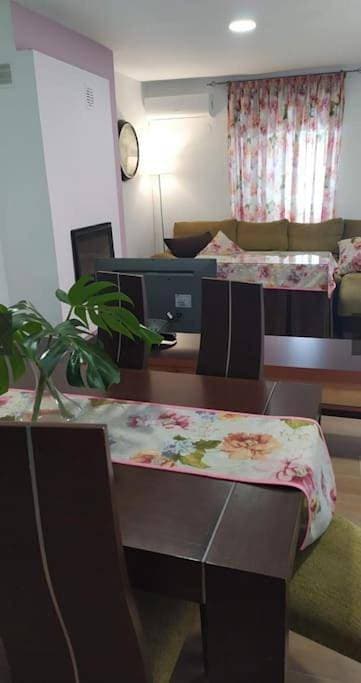 Foto 4 von 41: Three-Bedroom House