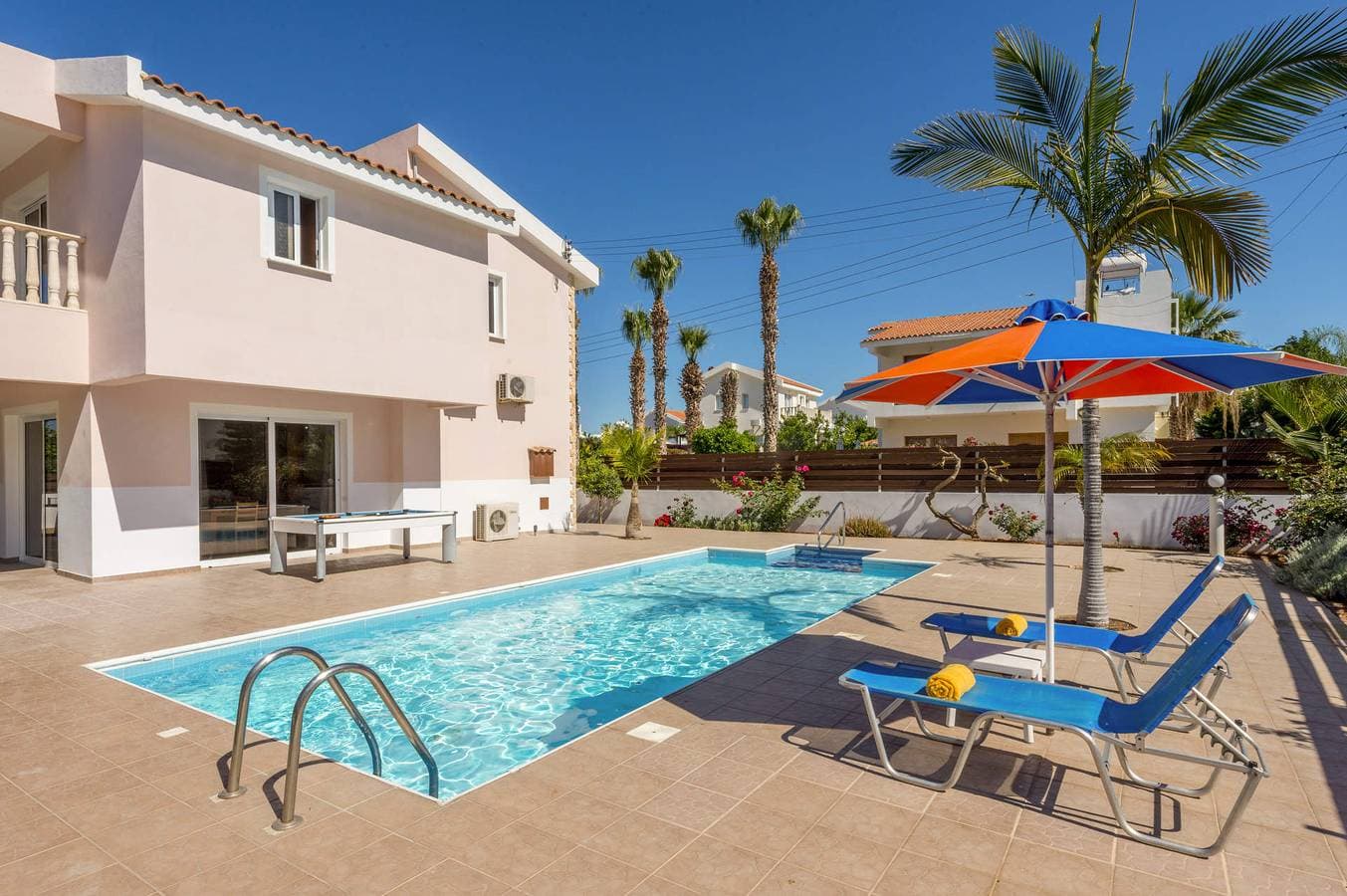 Foto 3 von 29: Villa Coral Athina by Villa Plus