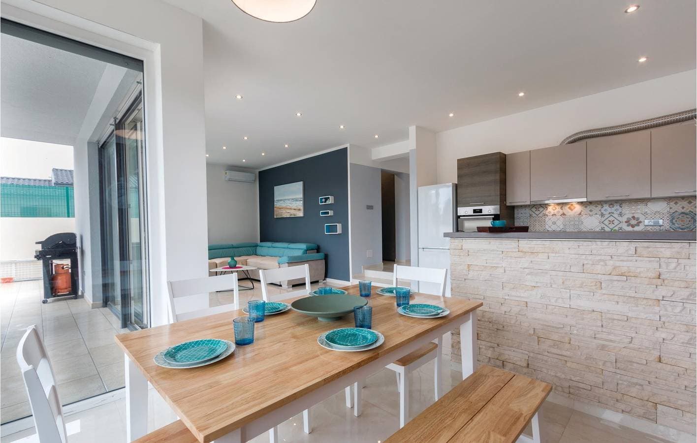 Foto 4 von 25: Geräumige 2-Zimmer-Wohnung mit Pool, Parkplatz und Strand in der Nähe