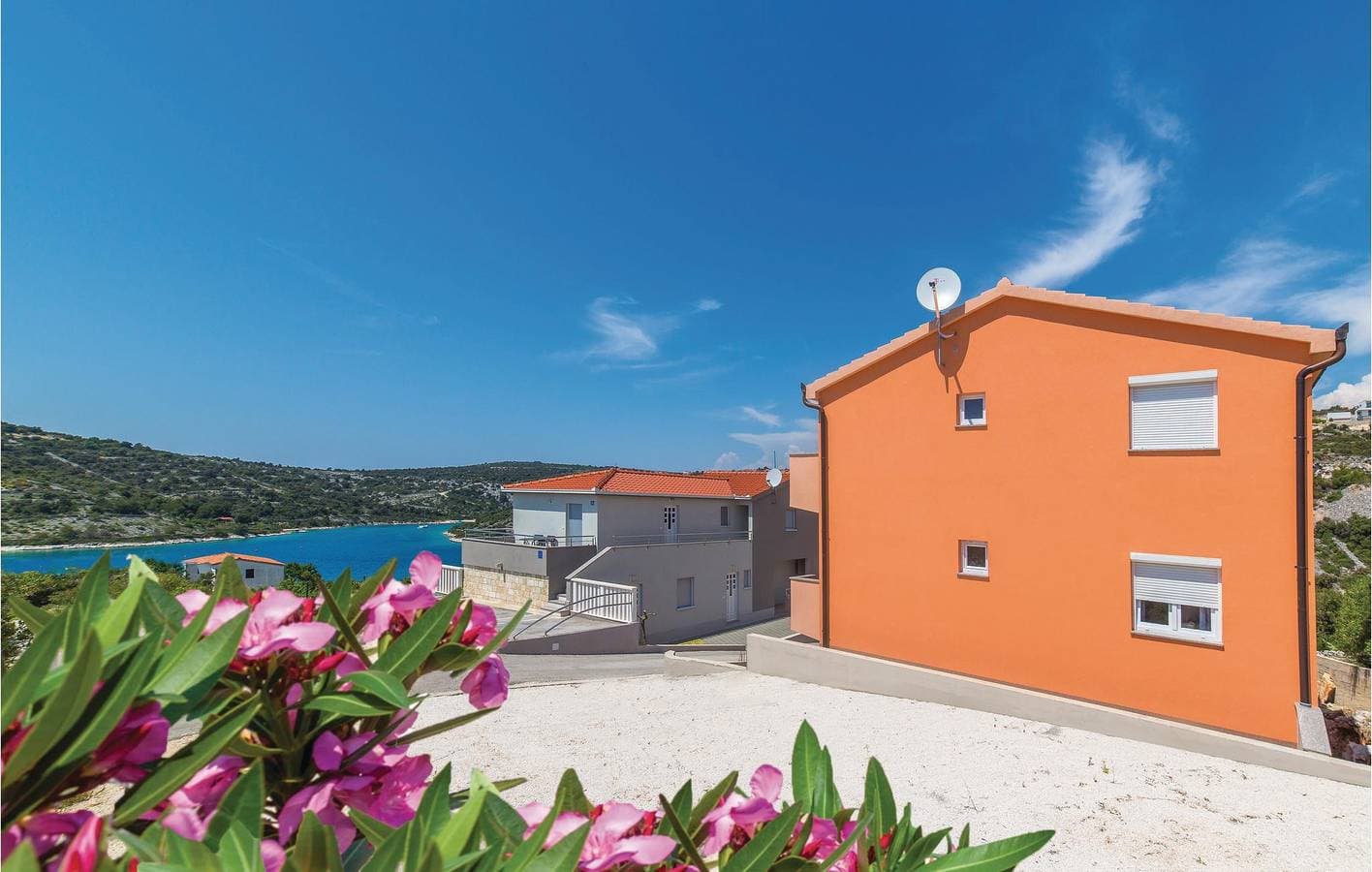 Foto 2 von 19: Gemütliche Wohnung mit Terrasse, WLAN und Parkplatz, 1,5 km vom Strand entfernt