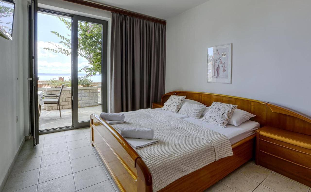 Foto 6 von 16: Two-Bedroom Apartment with Terrace and Sea View