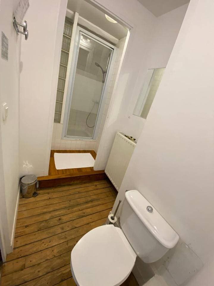 Foto 8 von 9: Double Room with Shared Bathroom