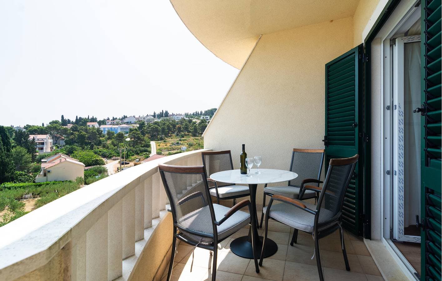 Foto 3 von 19: Apartment mit Meerblick, Terrasse, WLAN und Parkplatz – 2,5 km vom Strand entfernt