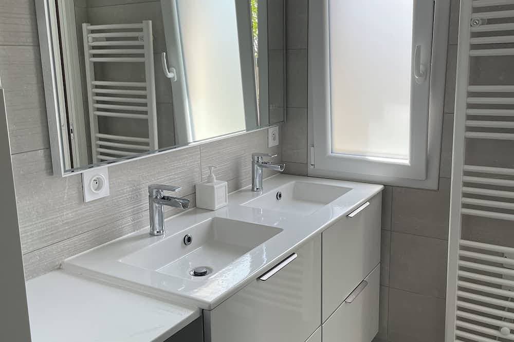 Foto 11 von 30: Grande Villa Moderne Avec Piscine et 5 Chambres sur Grand Terrain