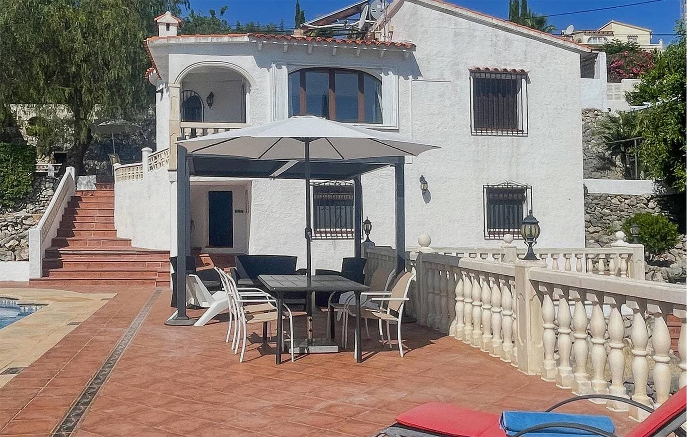 Modernes Apartment mit Pool und Terrasse in Orba, nahe dem Stadtzentrum 1