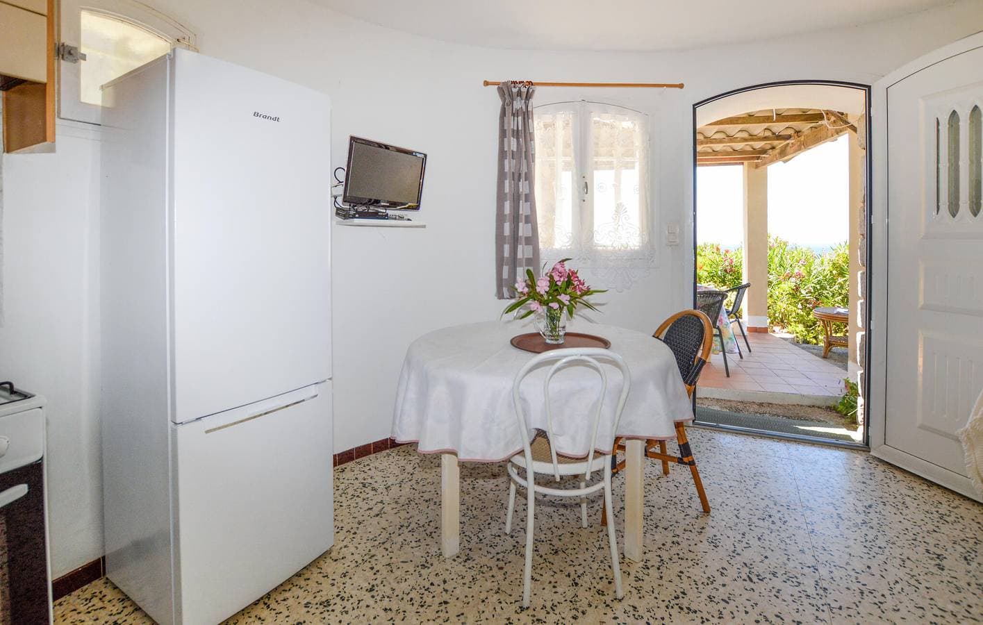 Foto 13 von 17: Gemütlicher Rückzugsort am Strand mit WiFi, Terrasse und Parkplatz