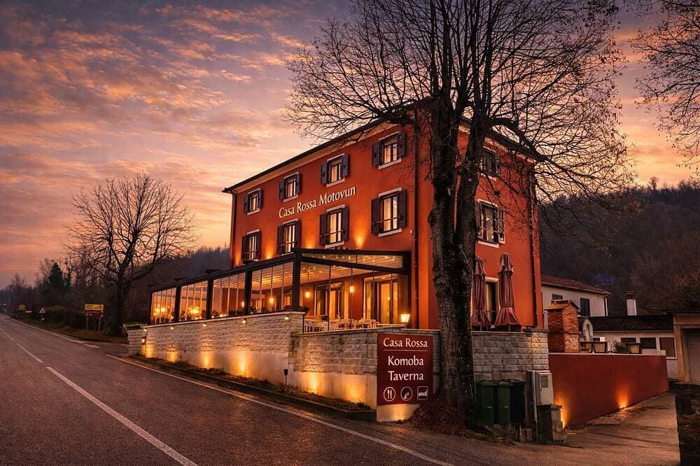 Foto 8 von 12: Romantic 8-bedroom boutique hotel in Motovun with panoramic view