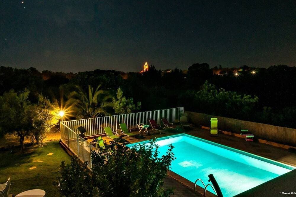 Foto 11 von 11: Seasonal rental of air-conditioned gîtes, swimming pool