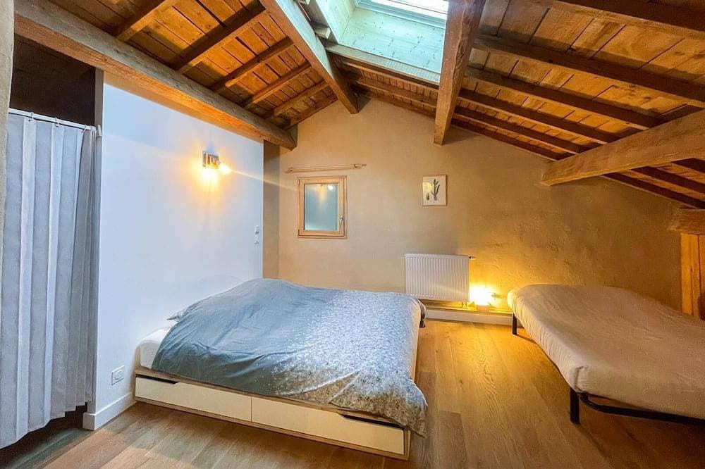Foto 8 von 30: Comfortable forest house: 6 bedrooms + 1 dormitory 5 bathrooms in the heart of Ardèche verte