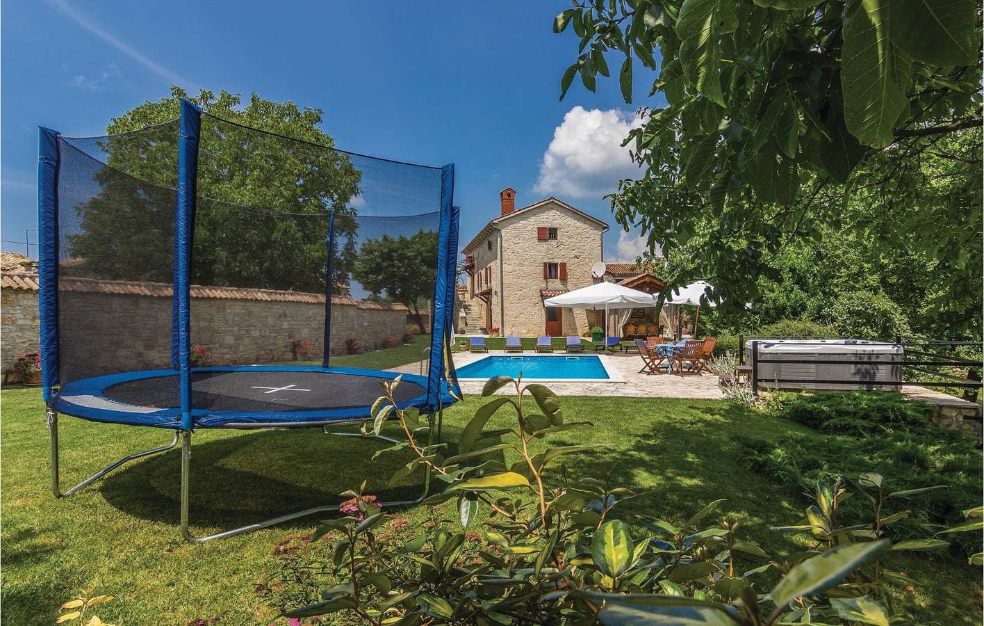 Foto 4 von 53: Gemütliche Ferienwohnung mit Pool und Terrasse in Jakovici – 600 m vom Stadtzentrum entfernt