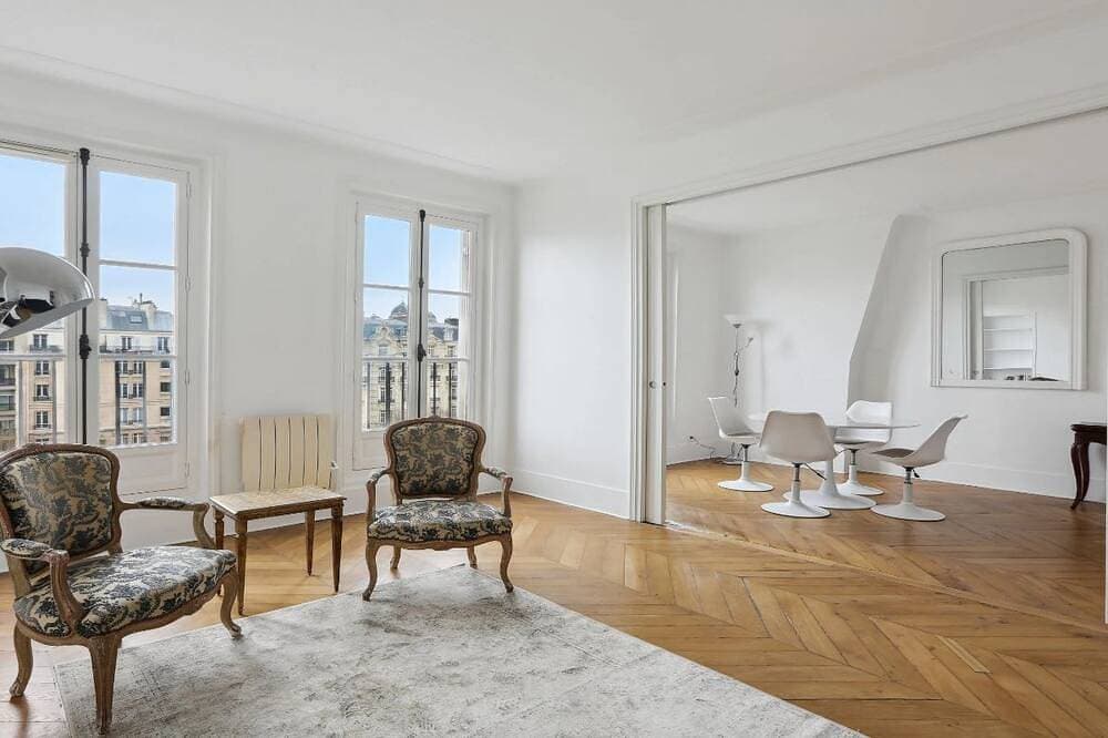 Foto 10 von 17: Invalides View - High Floor , Bright, Spacious Located At Avenue De Breteuil