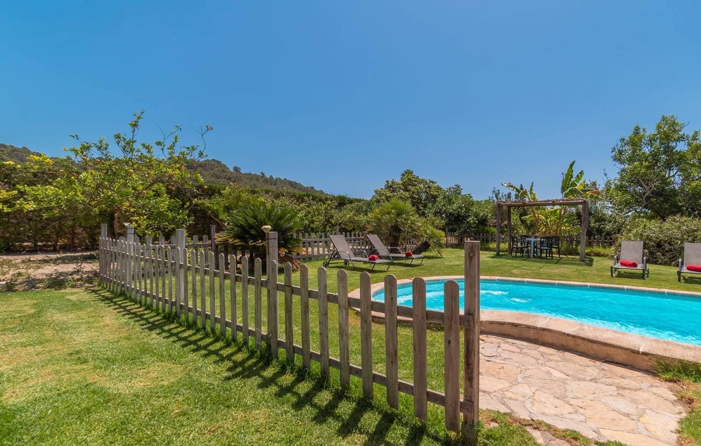Foto 12 von 37: Palm Oasis Rückzugsort: Pool, WiFi, Küche, Nähe zum Strand & Stadt