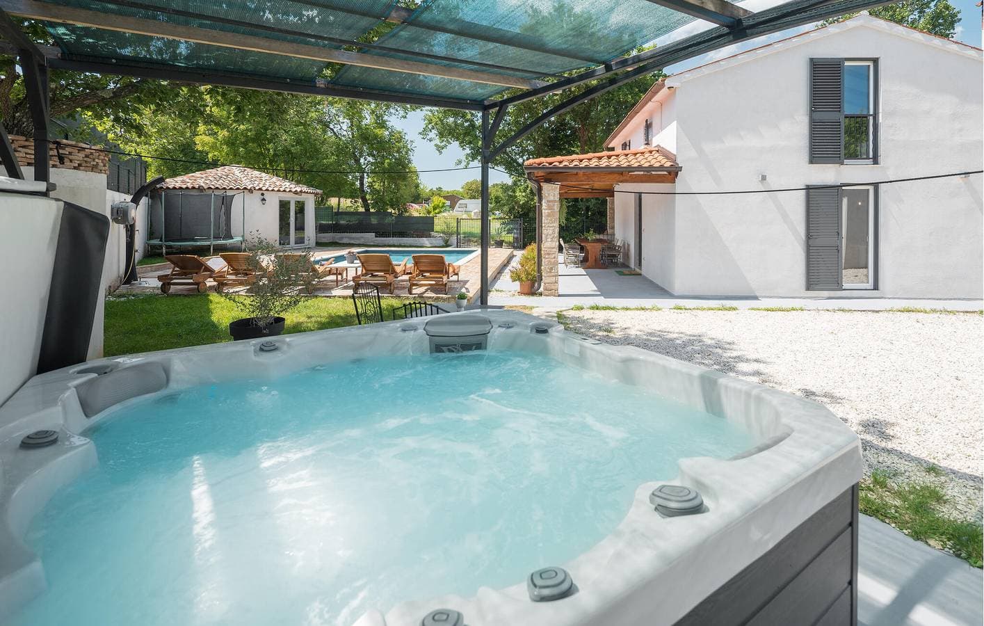 Foto 8 von 41: Reizende 2-Zimmer-Wohnung mit Pool, Terrasse und WLAN in Žminj