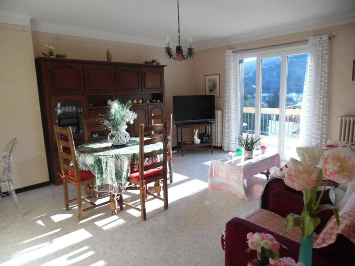 Charmant F2 à Amélie-les-Bains avec terrasse, parking et Wi-Fi, proche thermes et centre-ville 1