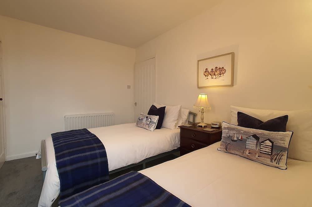 Foto 4 von 16: 51 Milton Crescent, Quiet Townhouse near the beach