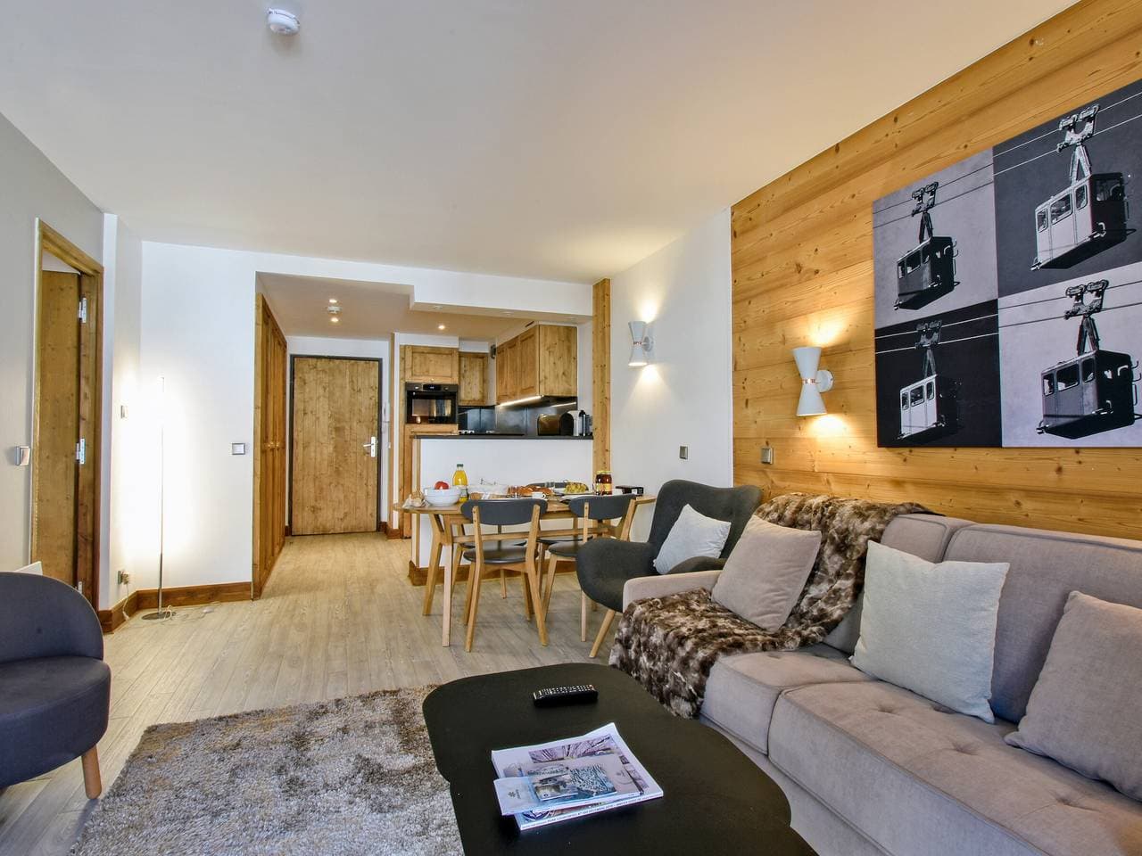 Foto 4 von 10: Gemütliches Herzstück Courchevel 1850: 2 Schlafzimmer, Ski-Kabinen, Willkommensgeschenk