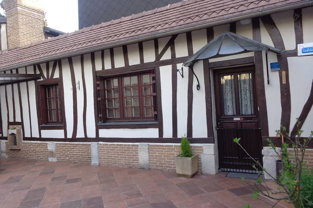 Foto 10 von 30: Das Künstlerhaus aus dem 17. Jahrhundert liegt 9 Minuten vom historischen Zentrum von Rouen entfernt