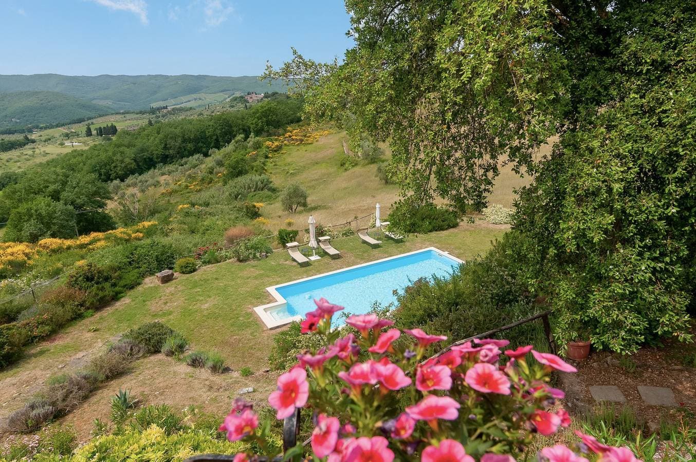 Foto 3 von 30: Ferienwohnung 'Cipressaia Bellavista' mit Gemeinschaftspool, Gemeinschaftsgarten und Wi-Fi