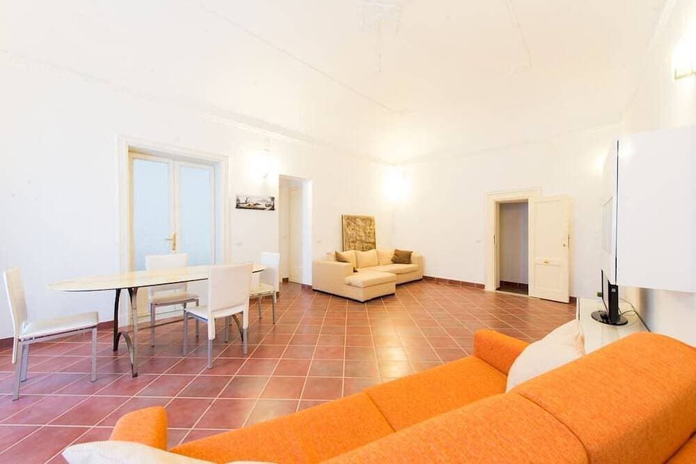 Foto 6 von 9: Palazzo Cammarata (Gebäude Ende des achtzehnten Jahrhunderts) Dreizimmerwohnung mit großem Wohnzimmer