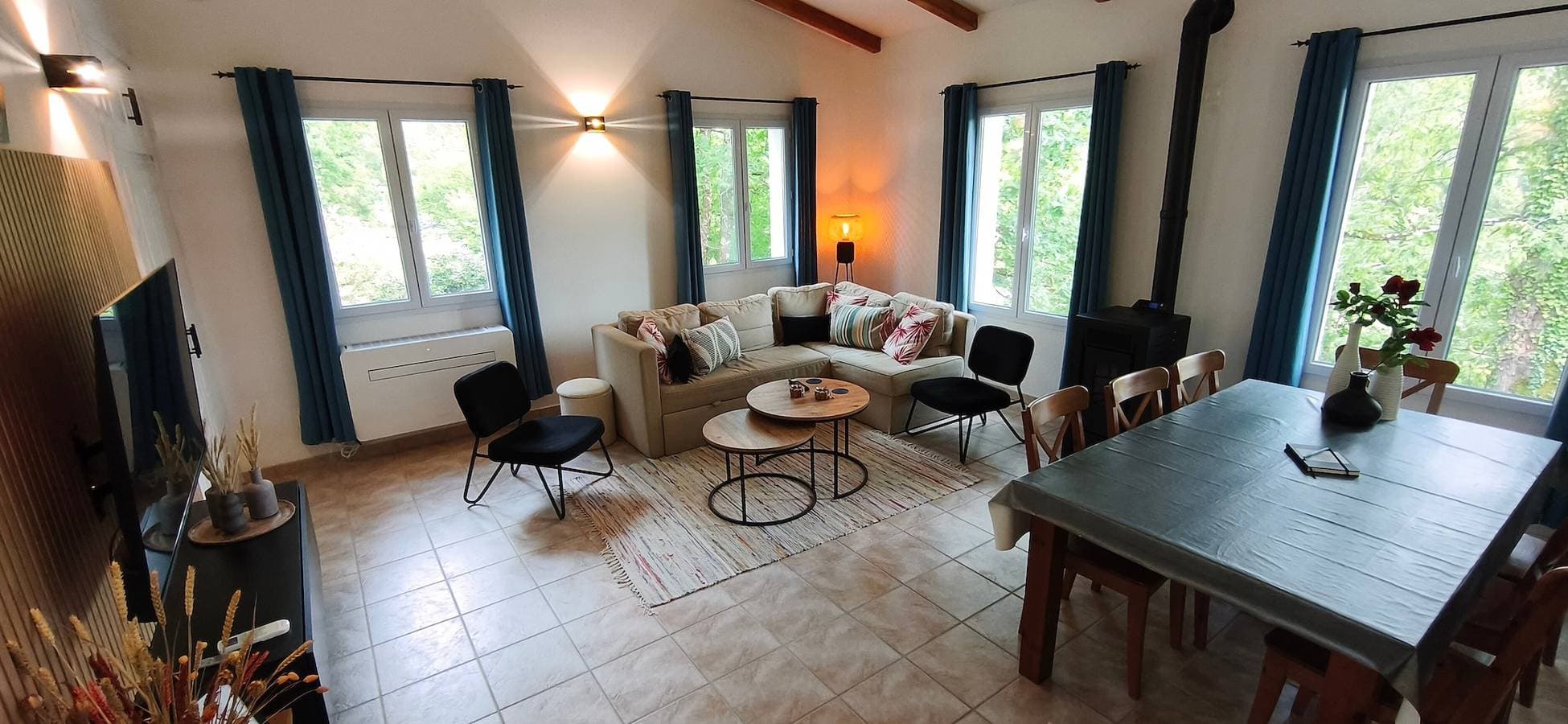 Foto 4 von 36: Ferienhaus 'Colombard' mit Seeblick, Gemeinschaftspool und WLAN