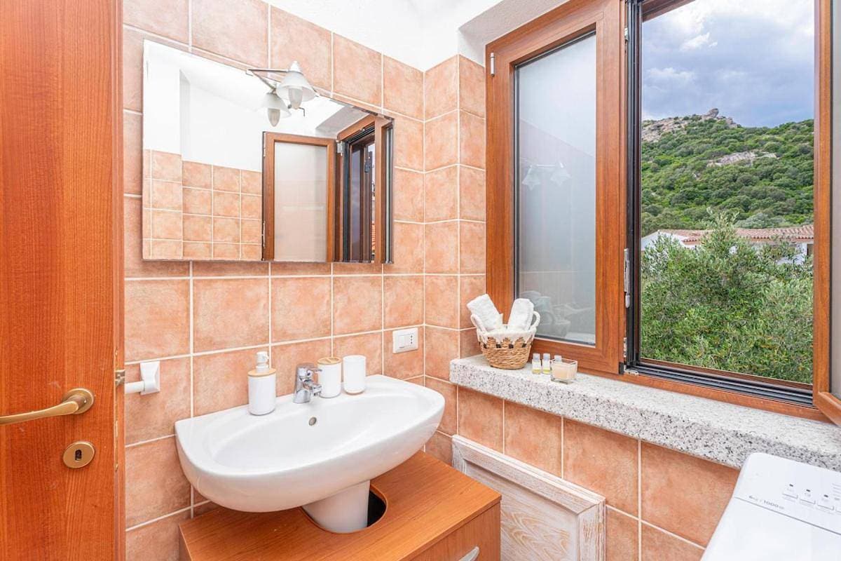 Foto 5 von 24: Terrazza Privata, pochi passi dalla Spiaggia Porto Taverna