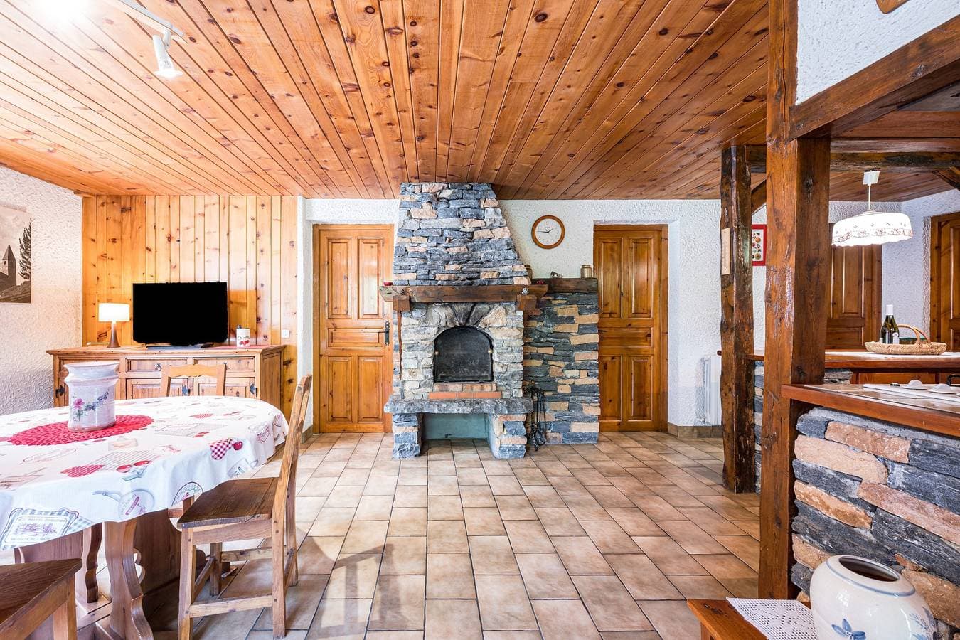 Foto 4 von 25: Ferienwohnung „Montagnard Savoyard“ mit Bergblick, privater Terrasse und WLAN