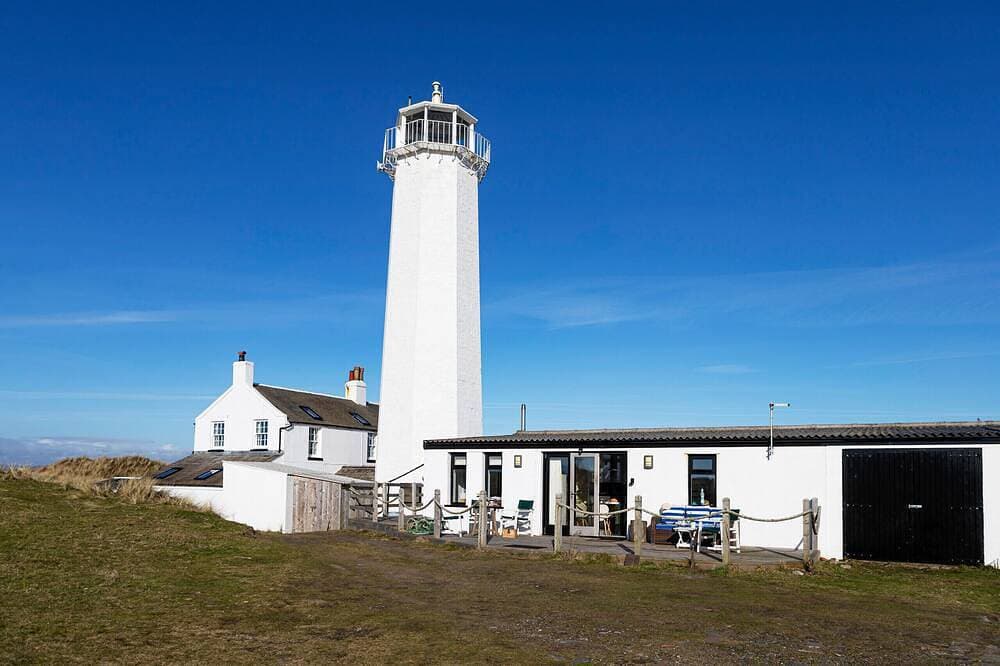 The Lighthouse Hide 1