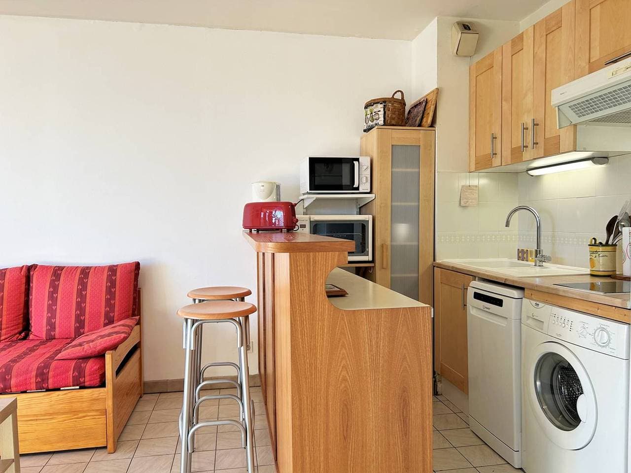 Foto 7 von 20: Studio mit Klimaanlage, Terrasse und Parkplatz nahe am Strand