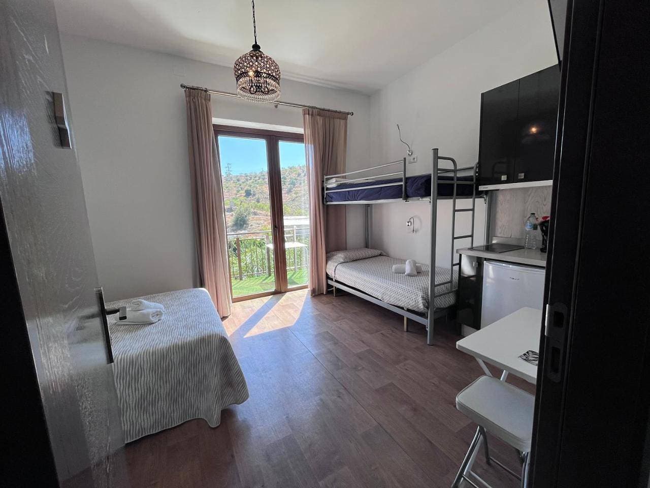 Foto 10 von 20: Studio with Balcony