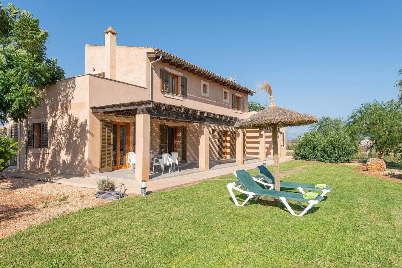 Foto 6 von 36: Es Regalo - Pérgola - Wunderschöne Villa mit privatem Schwimmbad und kostenlosem W-Lan.