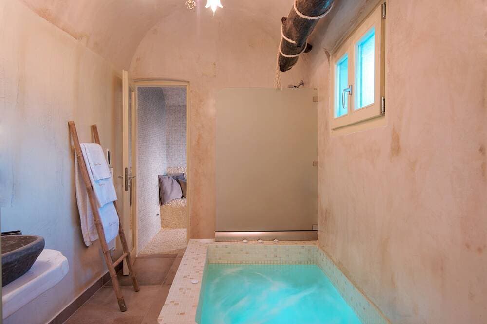 Foto 13 von 26: Luxury Villas Hariton – Private 1Br Villa with Rooftop Pool in Santorini