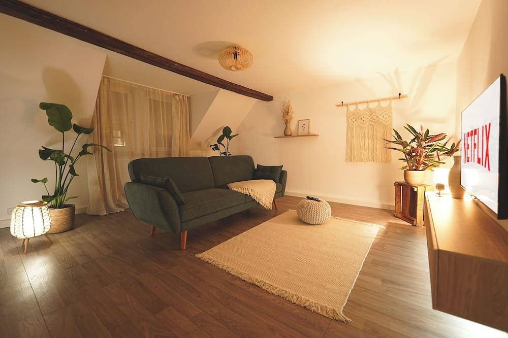 Foto 12 von 30: Offene, gemütliche Dg-Etage in Haus - Mit Wohnzimmer, gr. Bad, Wifi, Netflix