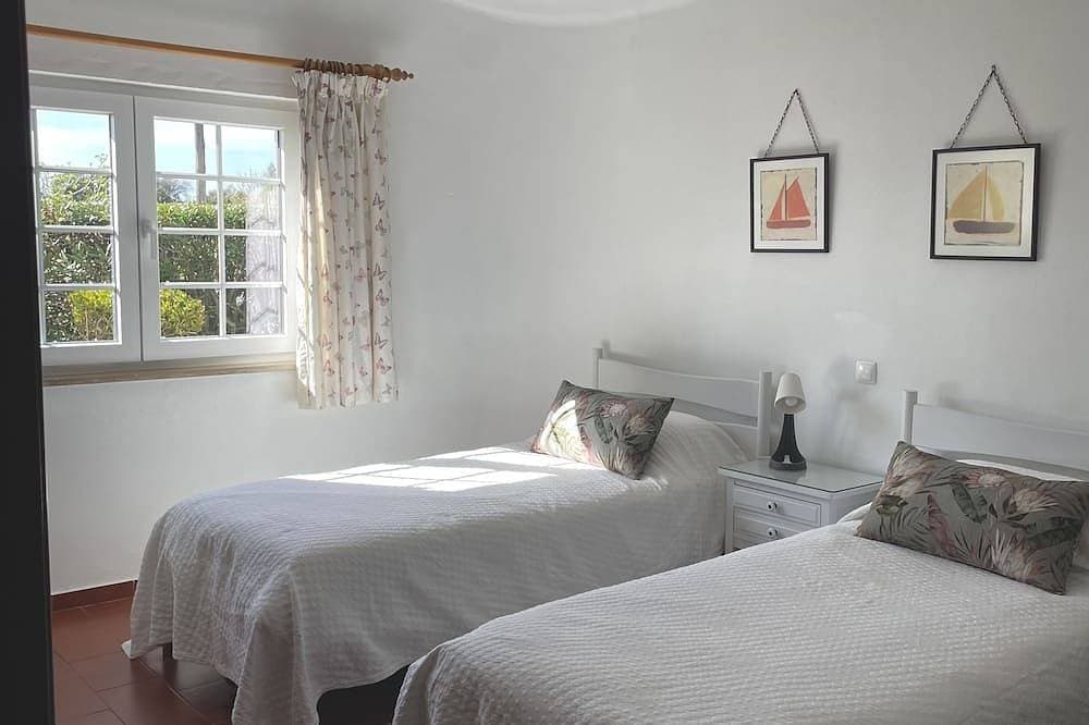 Foto 4 von 30: Apartment mit Meerblick vom oberen Balkon und Gemeinschaftspool. 5 Minuten zu Fuß zum Strand