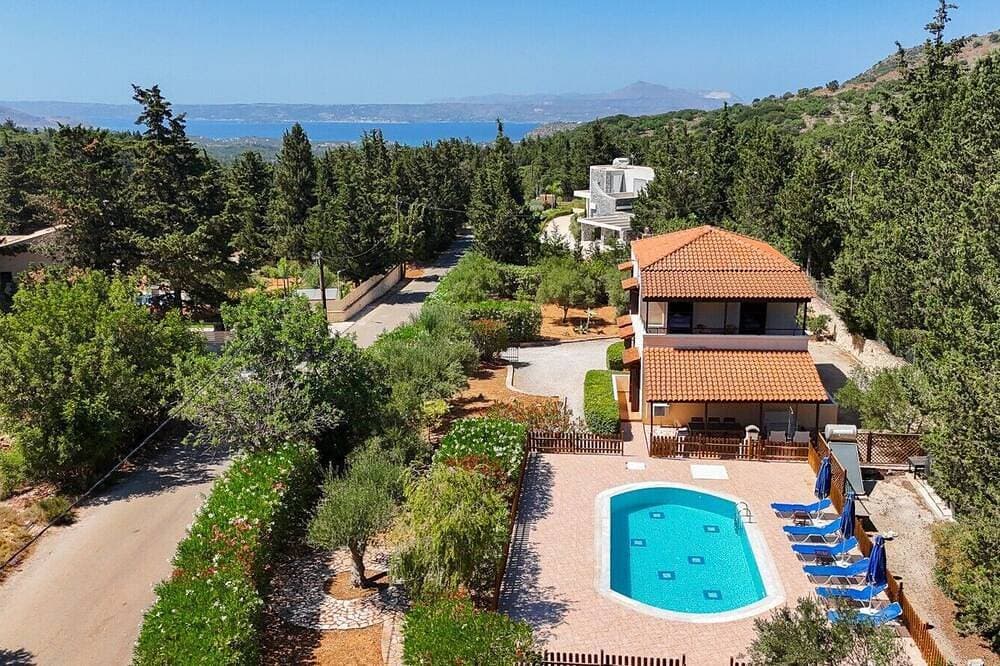 Villa Oleander- with Private pool & Near the beach 1