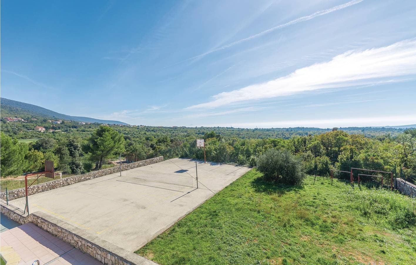 Foto 10 von 27: Gemütliche Ferienwohnung mit Pool, Terrasse und Zugang zum Strand – nur 2 km entfernt!
