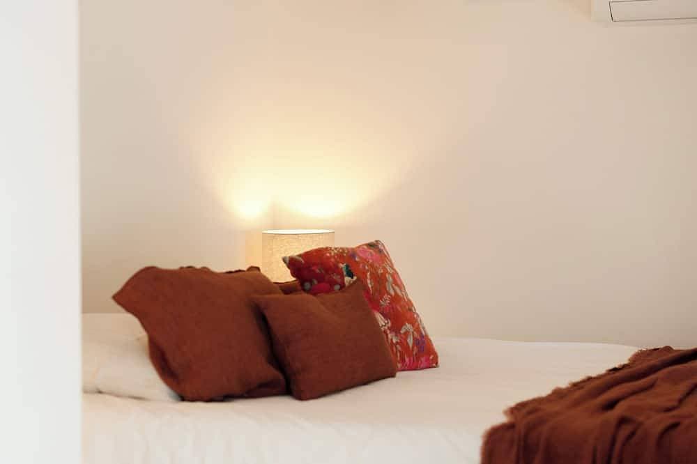 Foto 2 von 14: Mas Osmeea - Mimosa Suite.  On the 1st floor of a wing of the farmhouse, privacy preserved.